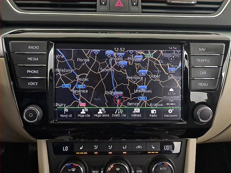 Škoda Superb (2015) Style 2.0 TDI, Kůže, Navi - fotka 13 z 19