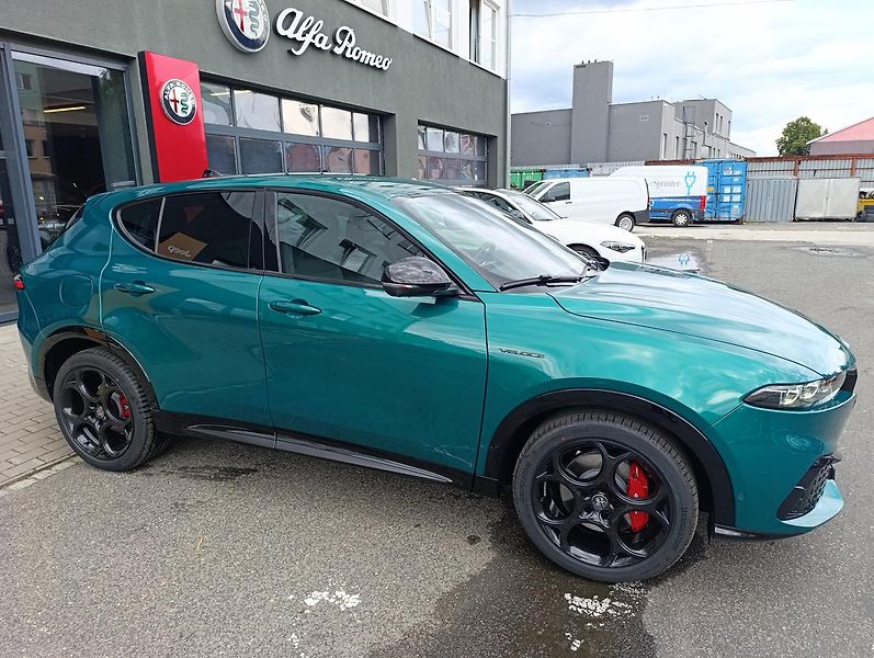 Alfa Romeo Tonale (2026) Veloce 1,5 Turbo Ibrida 175k - fotka 5 z 23