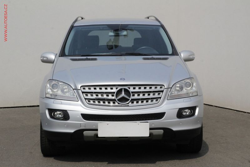 Mercedes-Benz Třídy M (2006) 3.0 CDI ML 280 CDI 4-MATIC - fotka 2 z 3