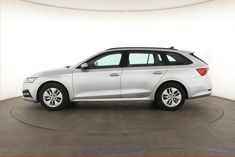 Škoda Octavia (2022) Ambition 2.0 TDI, ČR,1.maj - fotka 3 z 14