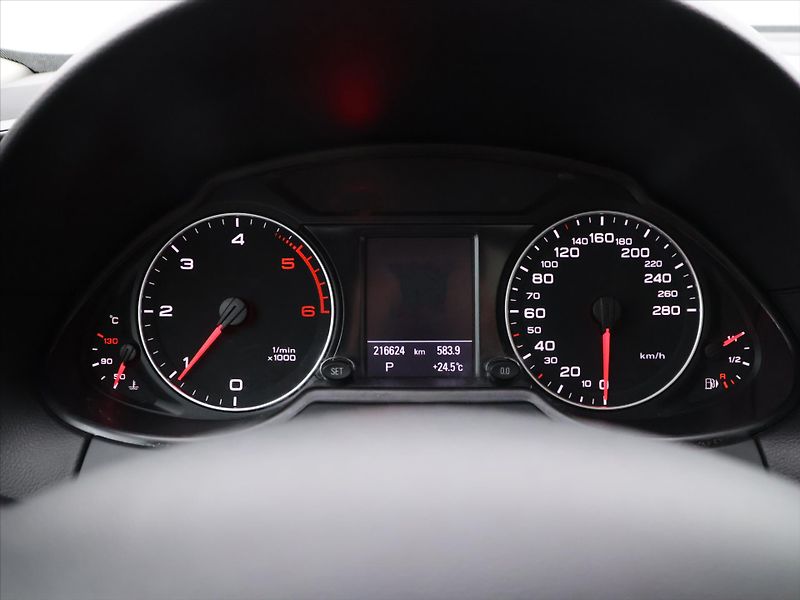 Audi Q5 2,0 TDI 125kW Quattro S-Tronic - fotka 16 z 31