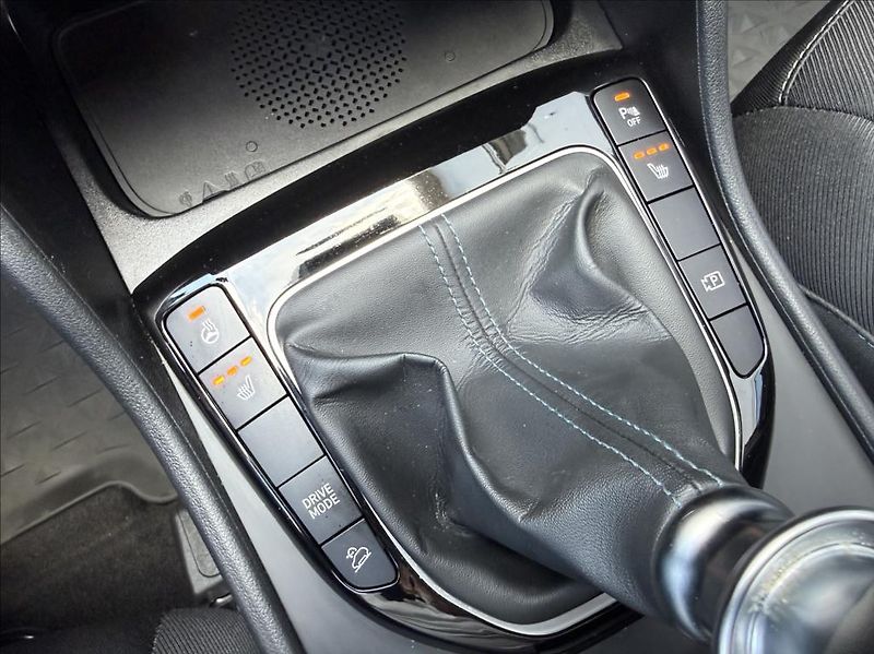 Hyundai Tucson 1,6 T-GDI HP  Smart Navi Sense - fotka 17 z 28