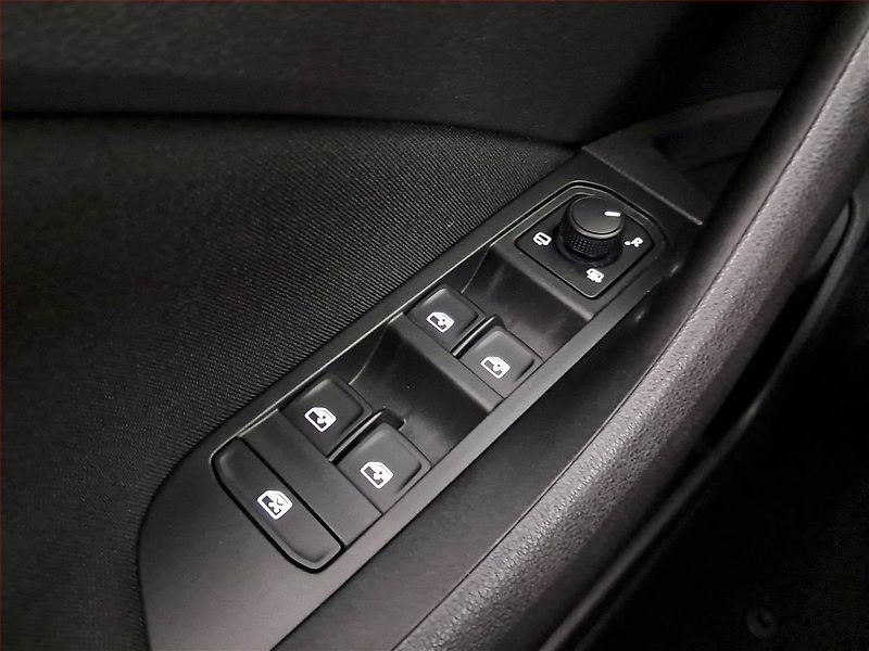 Škoda Scala (2022) Monte Carlo 1.0 TSI - fotka 19 z 25