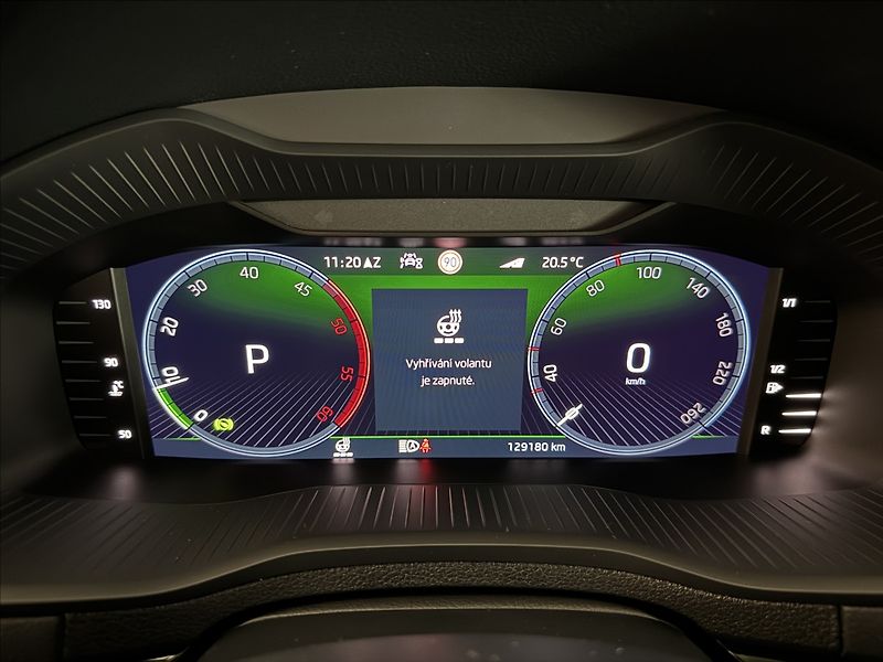 Škoda Karoq 2,0 TDi  DSG 4x4 Style Virtual - fotka 26 z 44