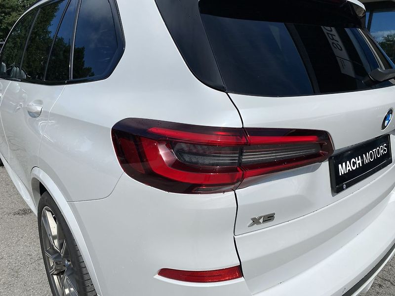 BMW X5 M50i xDrive Sportpaket - fotka 28 z 31