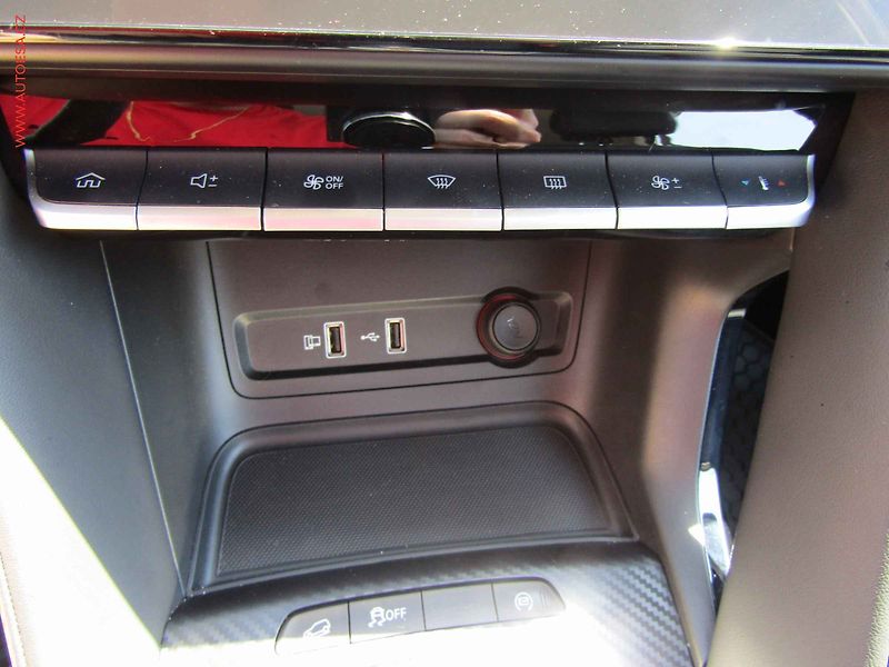 MG ZS (2024) 1.5DVVT, ČR, servis.kniha - fotka 13 z 18
