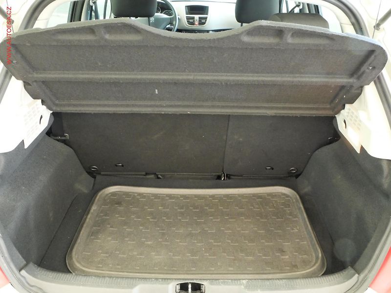 Peugeot 207 (2008) 1.4i, 1.maj,ČR, AC - fotka 7 z 18