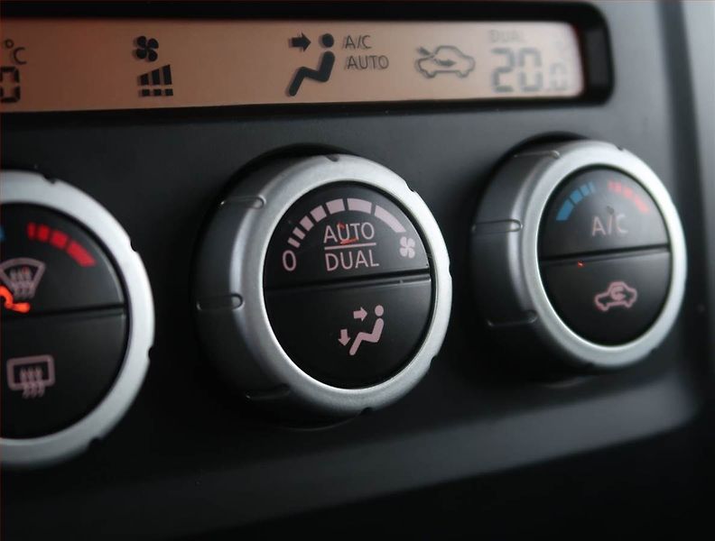 Nissan Navara (2011) 2.5 D, 4X4, Tempomat - fotka 17 z 19