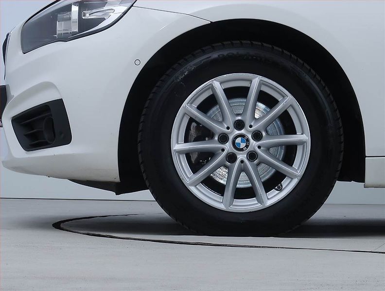 BMW Řada 2 (2017) 218d Active Tourer, Automat - fotka 15 z 23