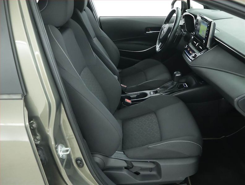 Toyota Corolla (2021) 2.0 Hybrid, Automat, Navi - fotka 9 z 16