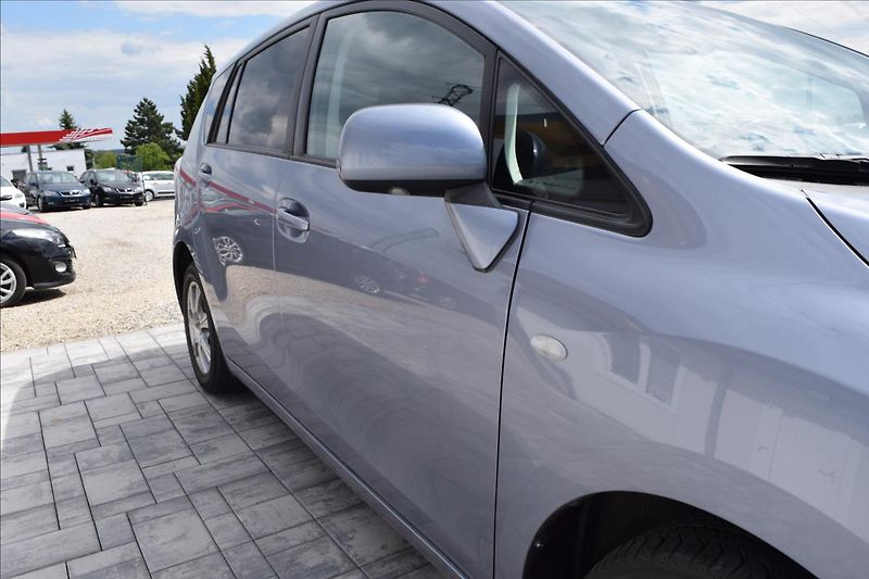 Toyota Verso 1,6 i 97KW NÍZKÉ KM 2XKOLA - fotka 9 z 48
