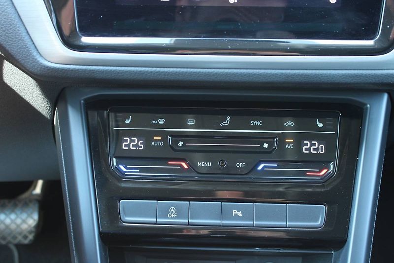 Volkswagen Touran (2022) 2.0 TDI 110kW DSG tažné - fotka 23 z 35