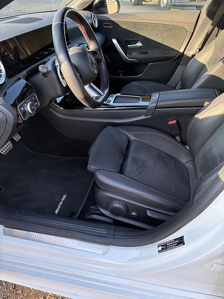 Mercedes-Benz CLA (2024) 200d shooting brake - fotka 12 z 14