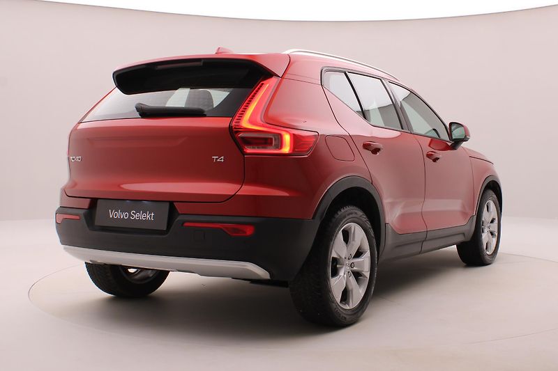Volvo XC40 T4 MOMENTUM AUT CZ - fotka 13 z 42