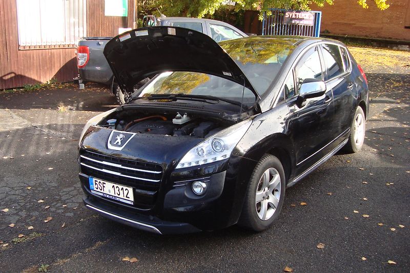 Peugeot 3008 (2013) 1.6HDi,Hybrid 4,AUT,4x4,Panora - fotka 61 z 78