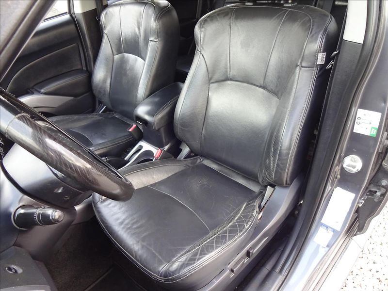 Peugeot 4007 2,2 HDI 115kW 4x4 - fotka 18 z 53