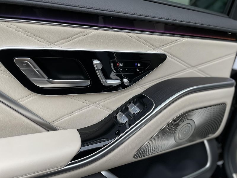 Mercedes-Benz Třídy S Maybach 580 4Matic - fotka 35 z 45