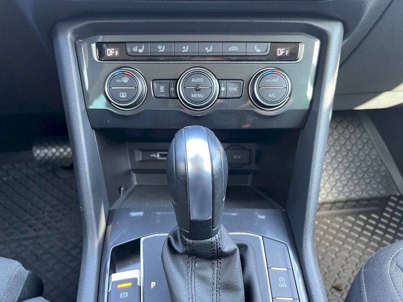 Volkswagen Tiguan (2019) 2.0 TSI DSG 4Motion - fotka 24 z 32