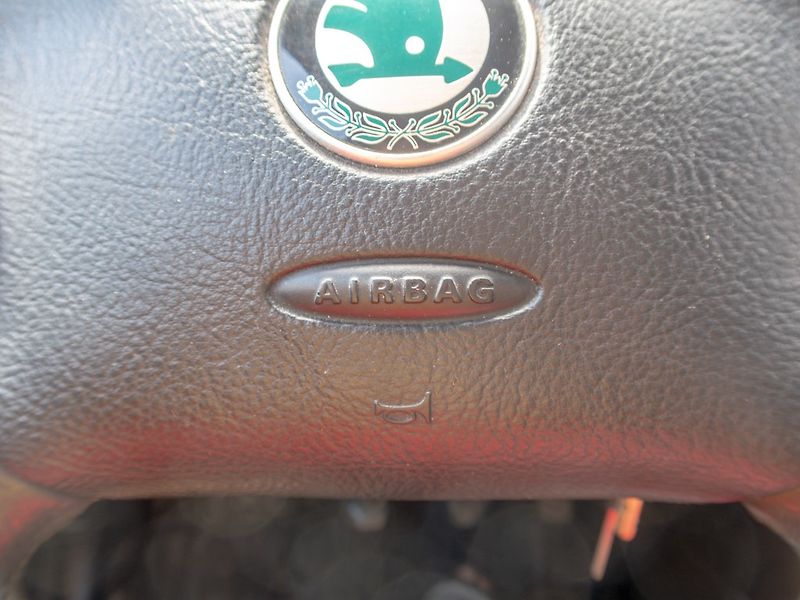 Škoda Octavia (2008) ČR 1.9TDI 74KW – PO SERVISU - fotka 25 z 38