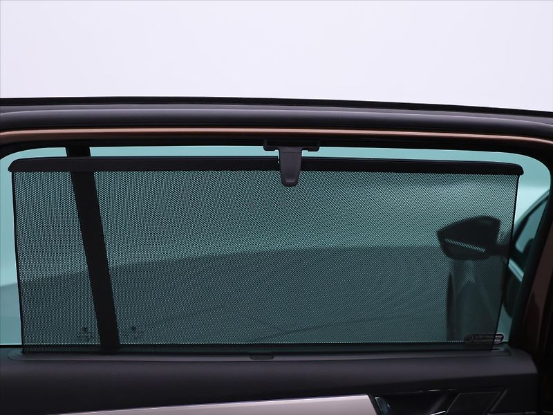 Škoda Superb 2,0 TDI DSG CZ L&K 1.Maj DPH - fotka 26 z 33