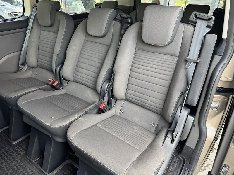 Ford Tourneo Custom (2021) 2,0 ECOBLUE HYBRID L2 - fotka 20 z 25