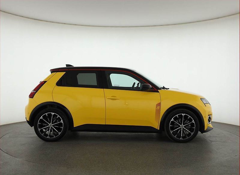 Renault 5 E-TECH (2025) 52 kWh, 150 hp, SoH 99% - fotka 6 z 19