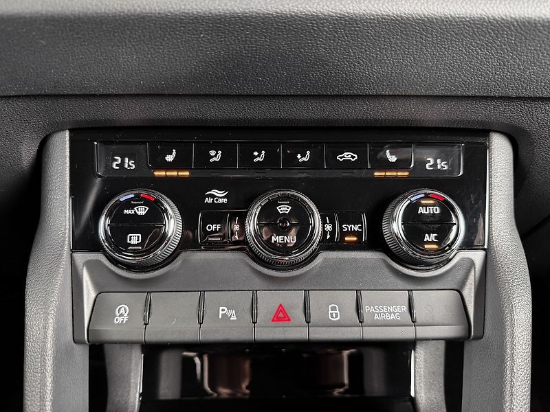 Škoda Karoq 1.5TSI DSG SPORTLINE EXCLUSIVE - fotka 20 z 26