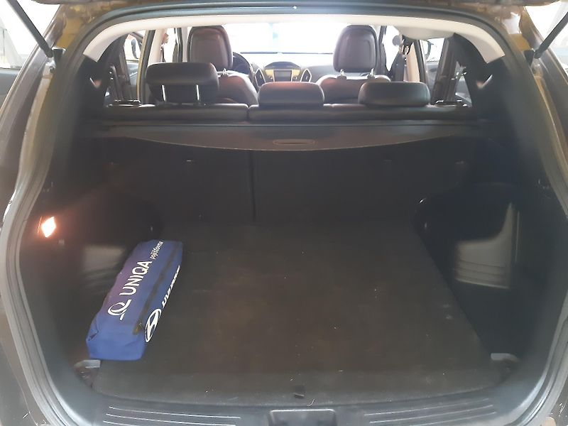 Hyundai ix35 1.6 i DIGIKLIMA 88000km        - fotka 23 z 25