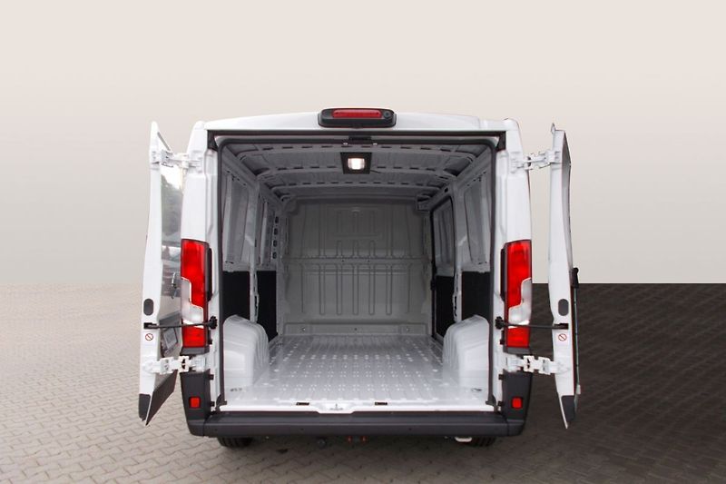 Opel Movano (2026) Van 3000 L2H1 2.2 CDTi 120k 6- - fotka 11 z 28