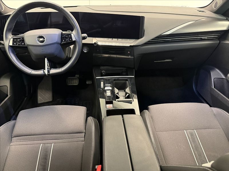 Opel Astra 1,2 T ST Elegance 360KAMERA - fotka 13 z 18