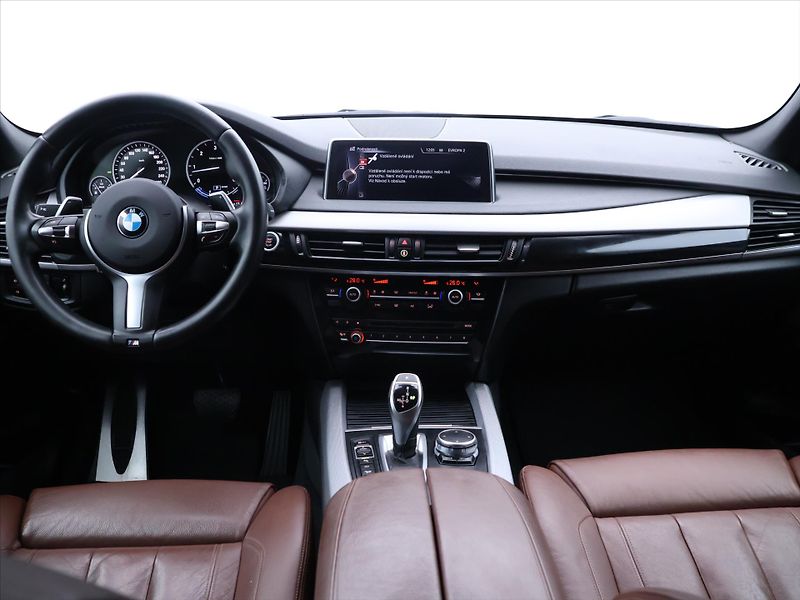 BMW X5 3,0 40d 230kW xD CZ M Paket DP - fotka 35 z 42