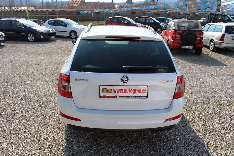 Škoda Octavia (2015) 1,6TDI XENONY TEMPOMAT ALU DSG - fotka 6 z 21