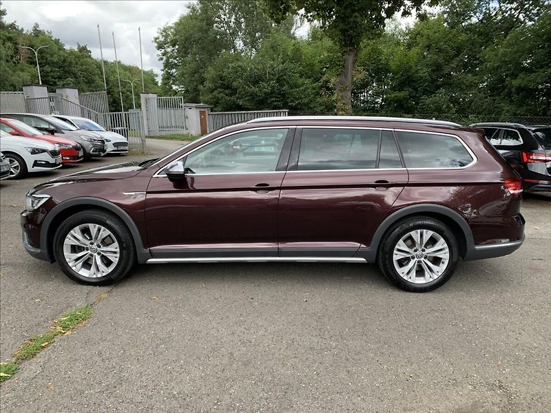 Volkswagen Passat 2,0 TDI ALLTRACK 1.MAJ.,ČR,SER - fotka 8 z 20