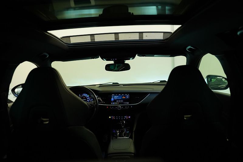 Opel Insignia - fotka 27 z 30
