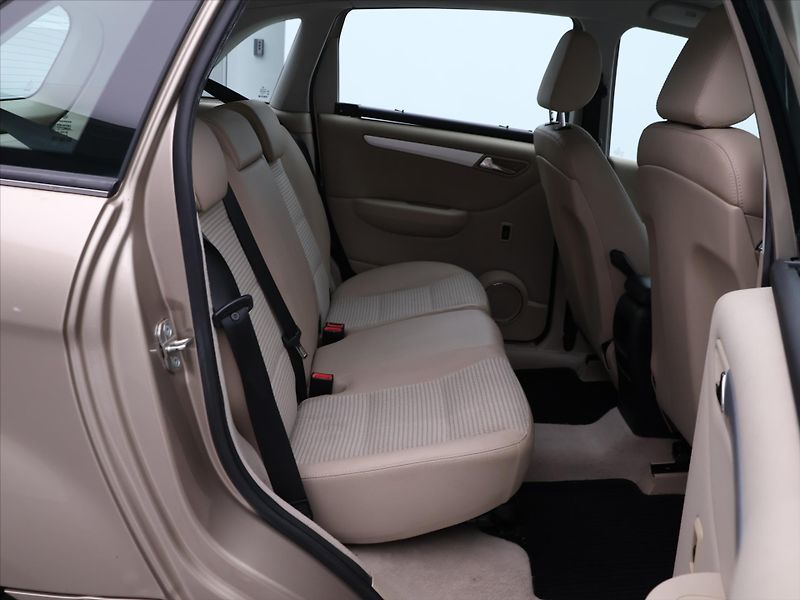 Mercedes-Benz Třídy B 2,0 180CDI CZ Klima Xenon - fotka 12 z 25