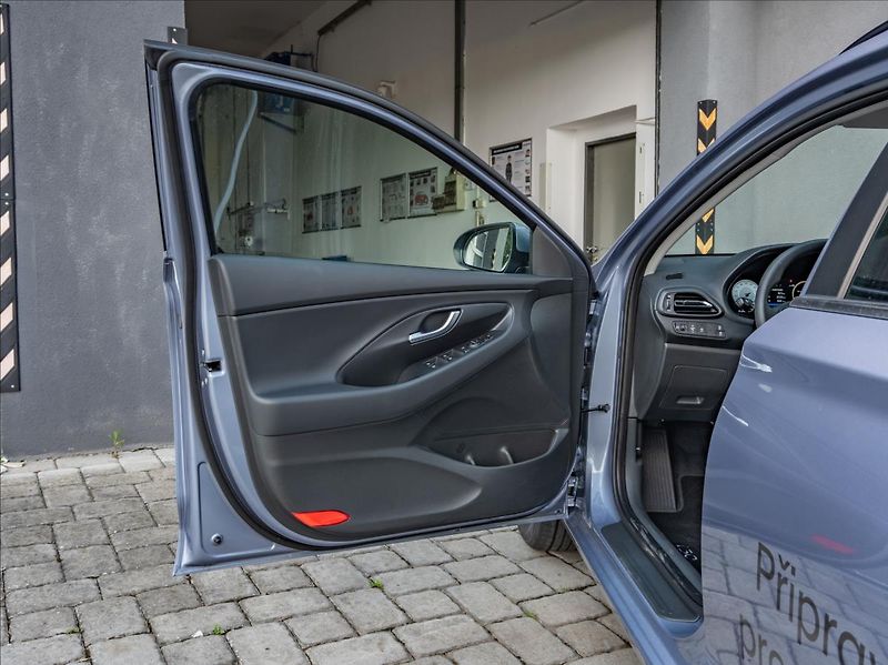 Hyundai i30 WG 1,6TGDI DCT STYLE - fotka 14 z 15