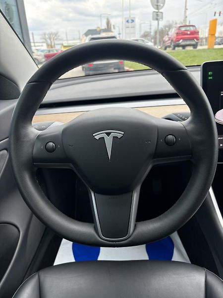 Tesla Model 3 Long Range AWD 75kWh DPH - fotka 10 z 17