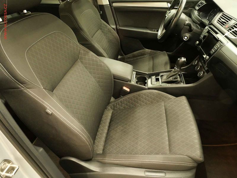 Škoda Octavia (2014) 2.0TDI, ČR, Elegance, bixen - fotka 11 z 20