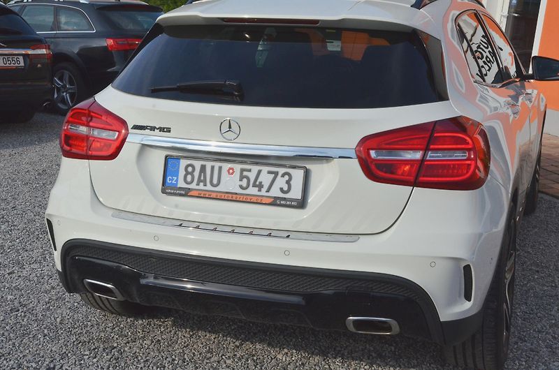 Mercedes-Benz GLA (2016) 220d 130kW 4Matic AMG LINE /ČR - fotka 7 z 38