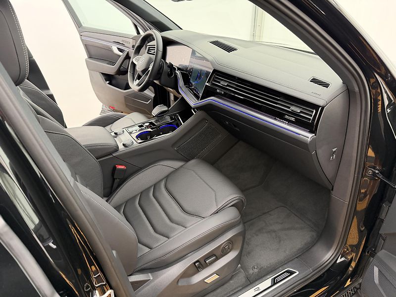 Volkswagen Touareg 3.0Tdi*1-MAJ*DPH*R-LINE*HUD* - fotka 21 z 51