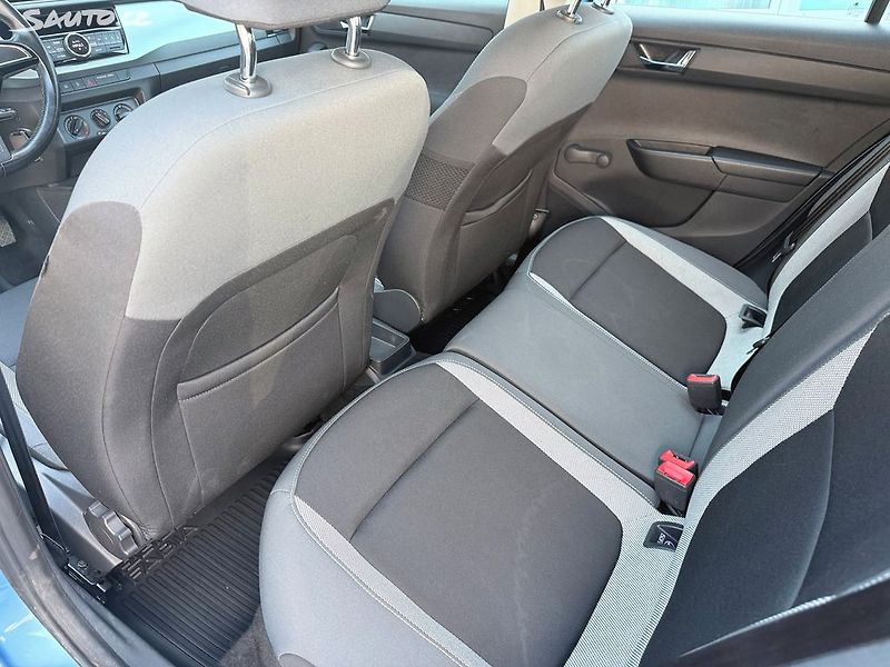 Škoda Fabia 1.2 TSI Ambition Plus - fotka 25 z 28