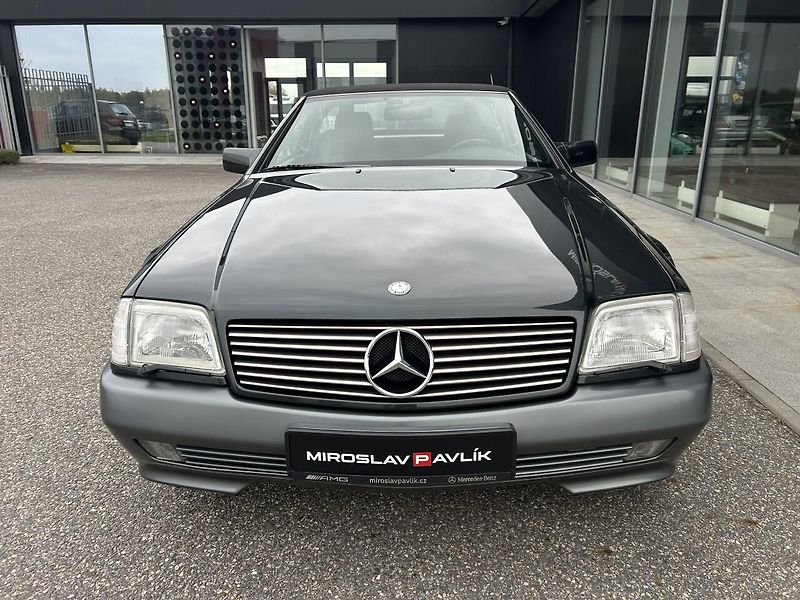 Mercedes-Benz SL 500 - fotka 2 z 30