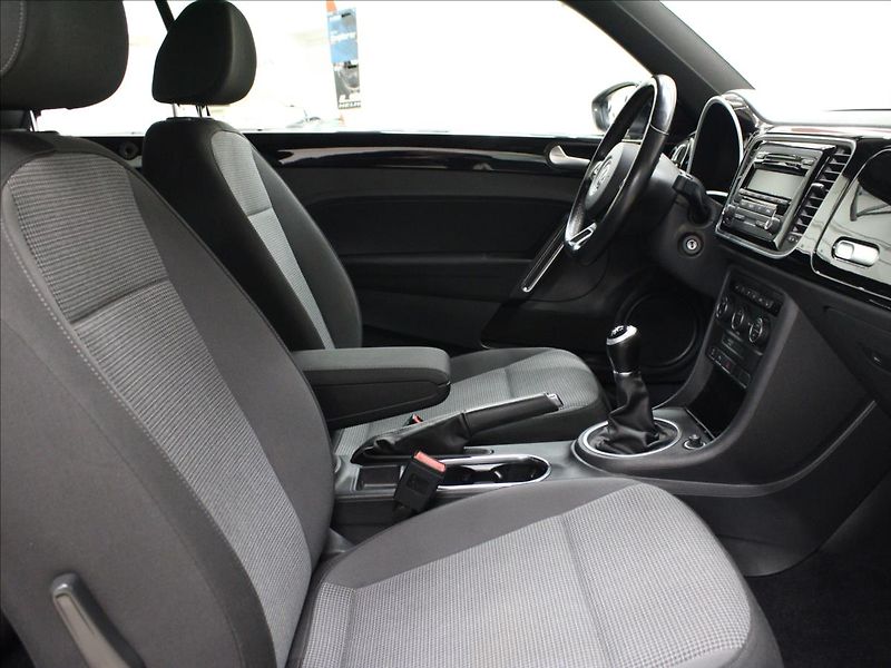 Volkswagen Beetle 1,2 TSI Cup TOP STAV - fotka 12 z 35