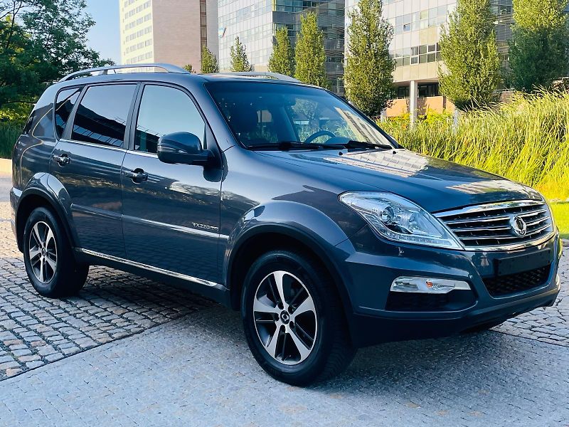 SsangYong Rexton 2.2TD 4x4 AUTOMAT TAŽNÉ VÝHŘEV - fotka 8 z 43
