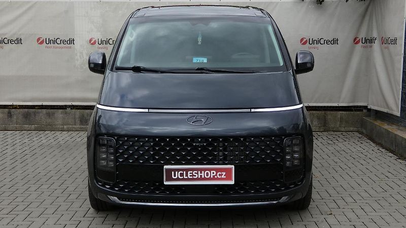 Hyundai Staria 2.2 CRDi Luxury 4x4 Auto - fotka 2 z 32