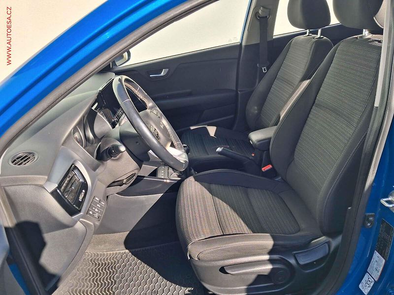 Kia Stonic (2022) 1.2 i, 2.maj,ČR, Kamera - fotka 9 z 17
