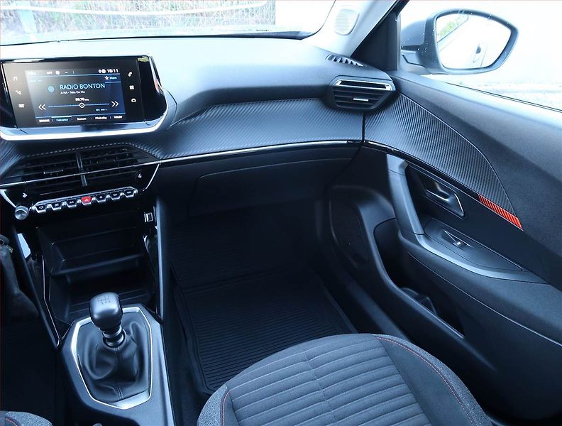Peugeot 2008 (2021) 1.2 PureTech, Serv.kniha - fotka 8 z 16