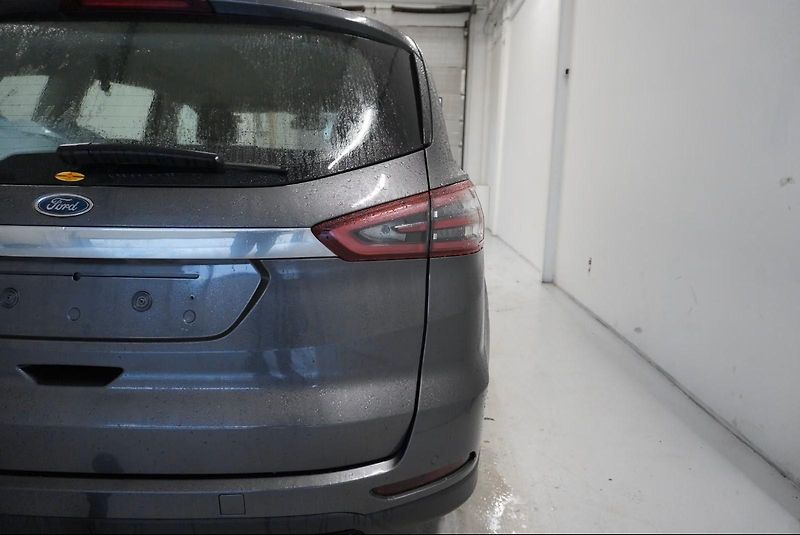 Ford S-MAX  2,0 TDCI 110kW AUTOMAT - fotka 10 z 35