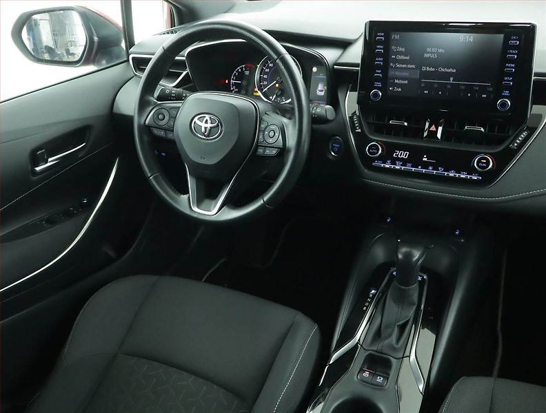 Toyota Corolla (2021) 1.8 Hybrid - fotka 7 z 18