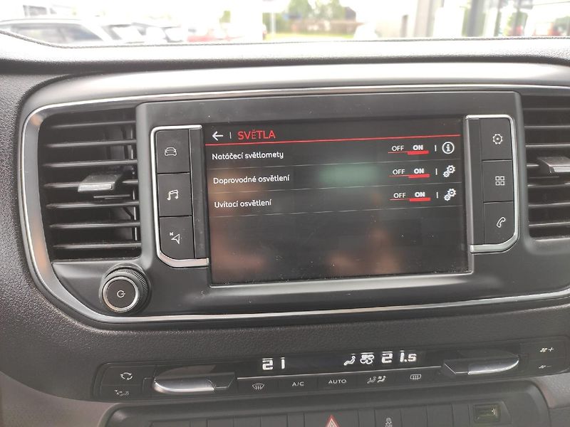 Citroën SpaceTourer (2017) 2.0 HDI MAN6 150k 1. majitel - fotka 16 z 33